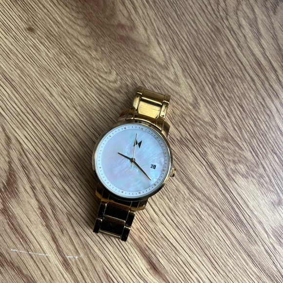 MVMT PEARL FACE CHUNKY GOLD WATCH - Picture 2 of 7